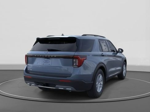 New 2025 Ford Explorer Active w/ Active Comfort Package image 8