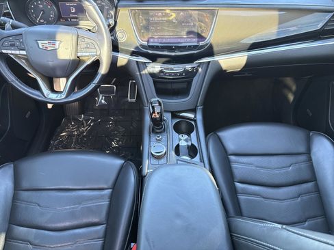 Used 2021 Cadillac XT6 Sport w/ LPO, ONYX Package image 10