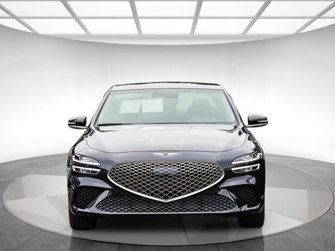 Used 2025 Genesis G70 2.5T image 6