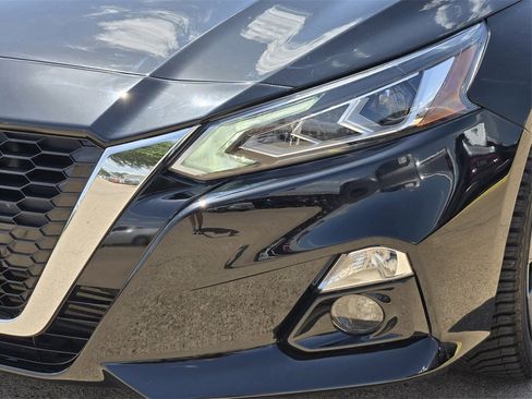 Used 2019 Nissan Altima 2.0 Edition One image 7