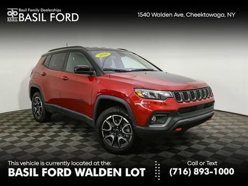 Used 2026 Jeep Compass Trailhawk AWD/4WD image 1