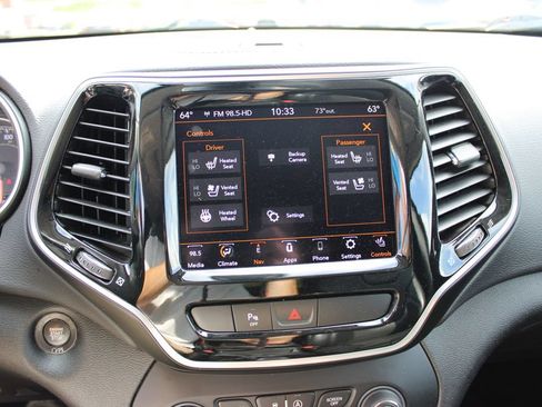 Used 2019 Jeep Cherokee Limited w/ Luxury Group AWD/4WD image 24