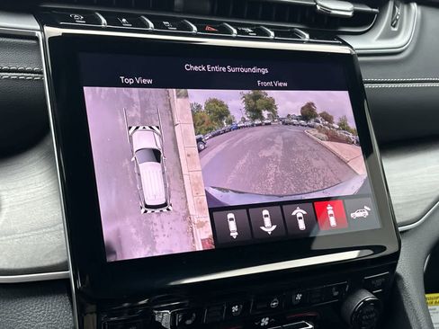 New 2025 Jeep Grand Cherokee Limited w/ Luxury Tech Group II image 22