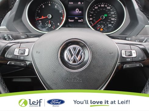 Used 2019 Volkswagen Tiguan SE image 17
