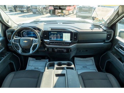 Used 2025 Chevrolet Silverado 2500 LT w/ Convenience Package AWD/4WD image 31