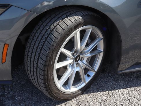 Used 2025 Ford Mustang GT Premium RWD image 17