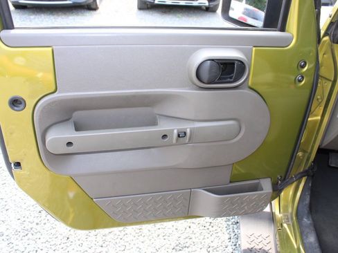 Used 2008 Jeep Wrangler Unlimited Sahara AWD/4WD image 19