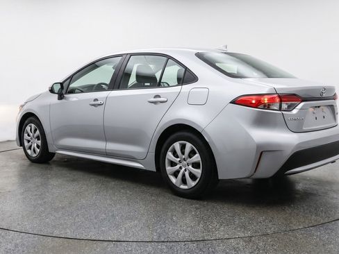 Used 2025 Toyota Corolla LE FWD image 6