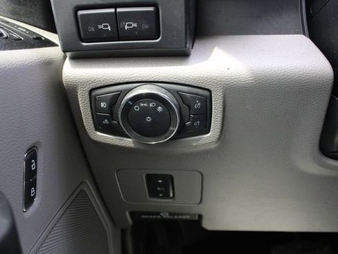 Used 2021 Ford F250 XLT w/ XLT Premium Package AWD/4WD image 8