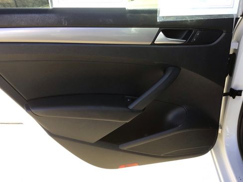 Used 2015 Volkswagen Passat 1.8T Limited Edition image 12