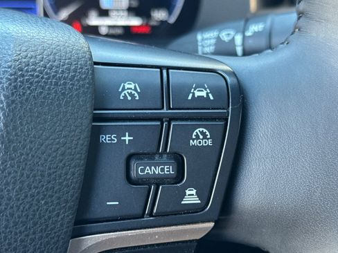 Certified 2023 Toyota Crown XLE image 31