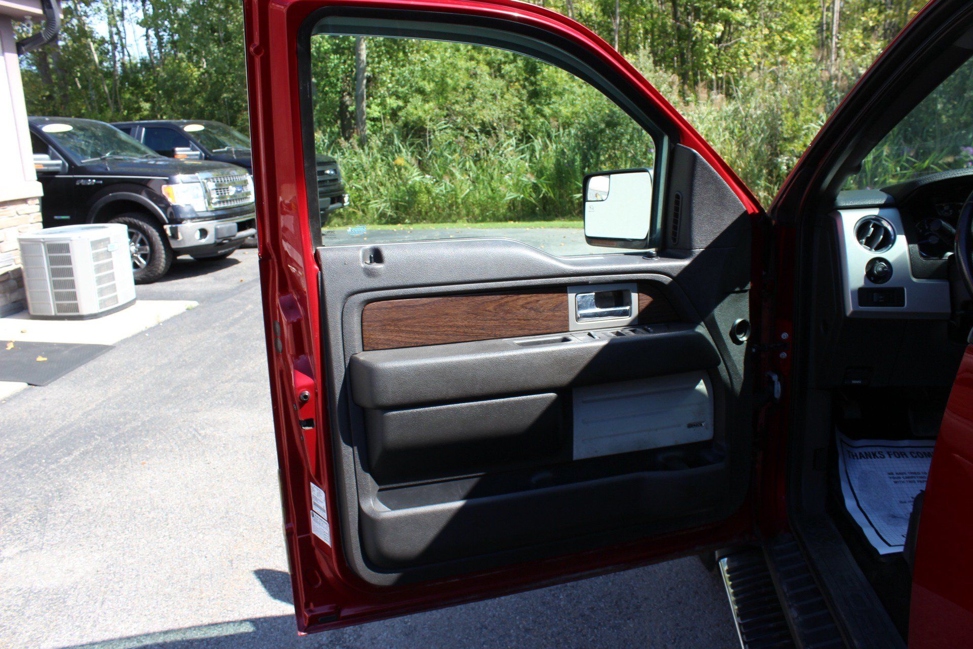 Used 2014 Ford F150 Lariat w/ Equipment Group 502A Luxury AWD/4WD image 14