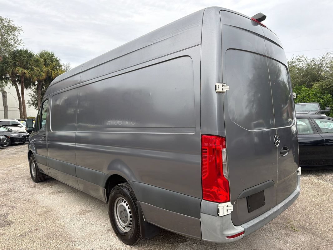 Used 2021 Mercedes-Benz Sprinter 2500 image 3