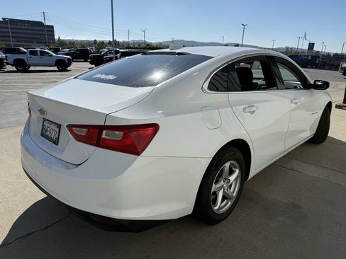 Used 2017 Chevrolet Malibu LS image 9