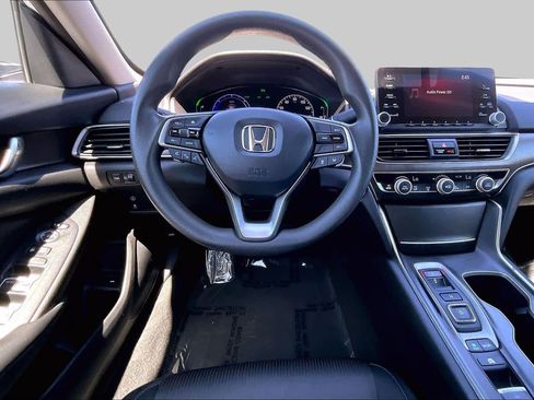 Used 2020 Honda Accord Hybrid image 5