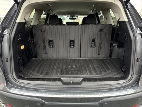 Used 2022 Subaru Ascent Limited image 13