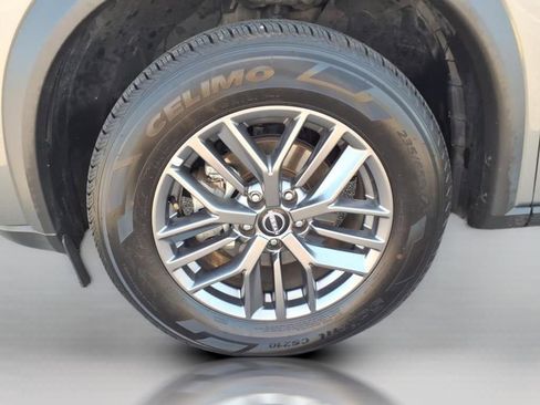 Used 2023 Nissan Rogue S image 9