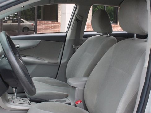 Used 2012 Toyota Corolla LE FWD image 13