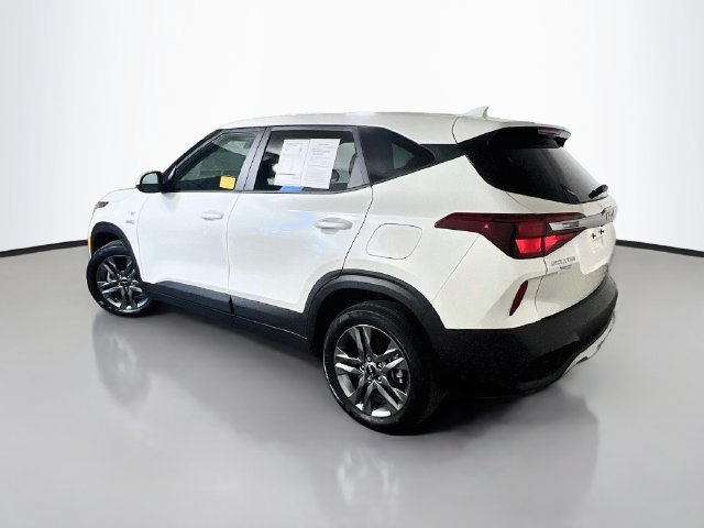 Used 2023 Kia Seltos LX AWD/4WD image 6