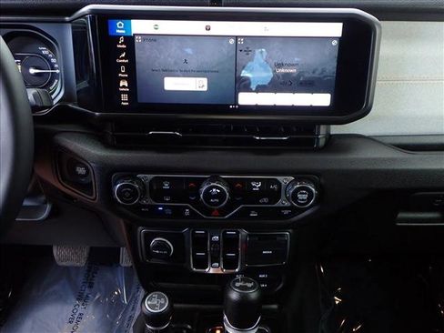 Used 2024 Jeep Wrangler Sport S w/ LED Headlamp & Fog Lamp Group image 15