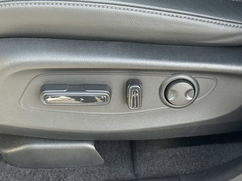 Used 2025 Honda CR-V EX-L image 16