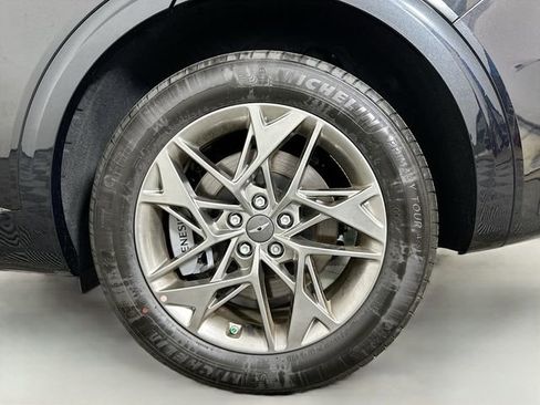 Certified 2025 Genesis GV70 2.5T Select w/ Select Package image 22