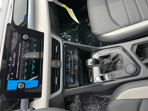 New 2026 Volkswagen Taos SEL AWD/4WD image 16