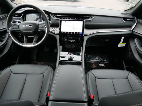 New 2025 Jeep Grand Cherokee Limited AWD/4WD image 12