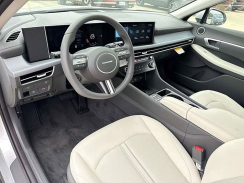 New 2026 Hyundai Sonata SEL FWD image 23