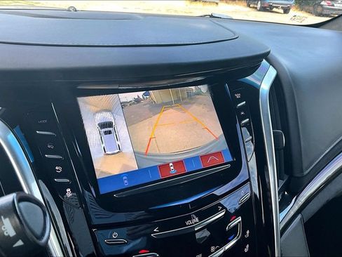 Used 2019 Cadillac Escalade Platinum AWD/4WD image 28