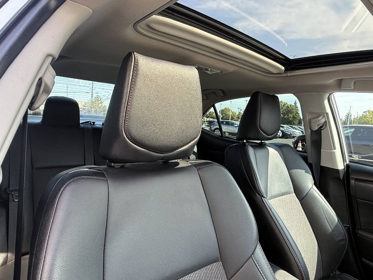 Used 2017 Toyota Corolla SE 50th Anniversary FWD image 17