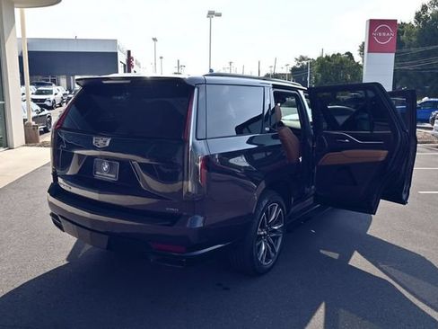 Used 2022 Cadillac Escalade Sport w/ Touring Package AWD/4WD image 36
