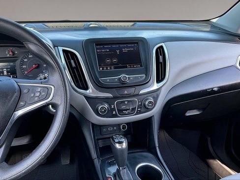 Used 2020 Chevrolet Equinox LS AWD/4WD image 6