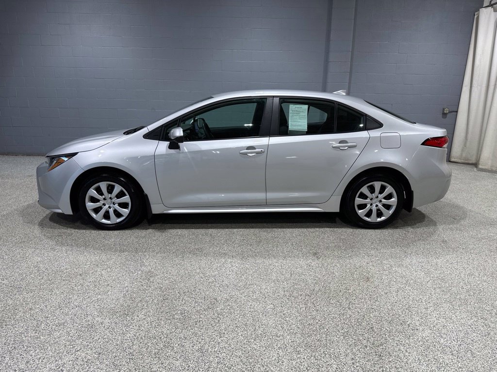 Used 2024 Toyota Corolla LE FWD image 4