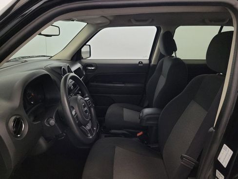 Used 2016 Jeep Patriot Sport w/ Power Value Group AWD/4WD image 17