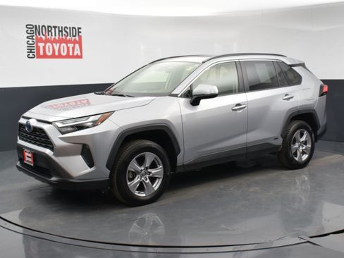 Used 2022 Toyota RAV4 XLE w/ Convenience Package image 8