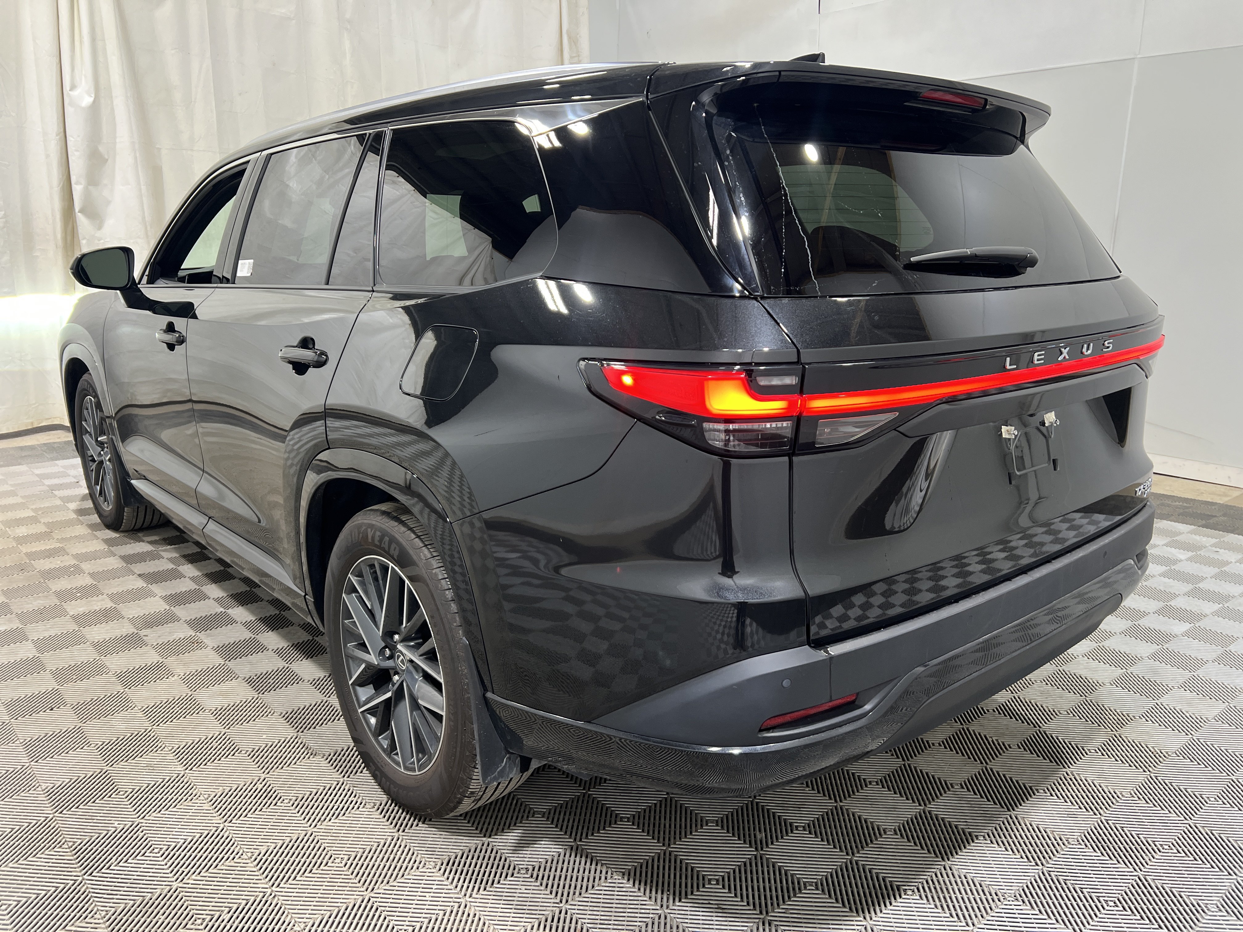 Used 2025 Lexus TX 350 AWD image 2