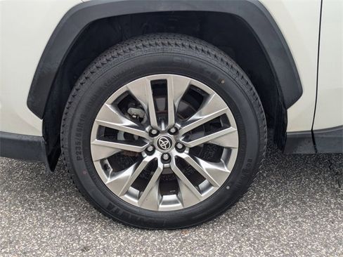 Used 2020 Toyota RAV4 Limited image 10