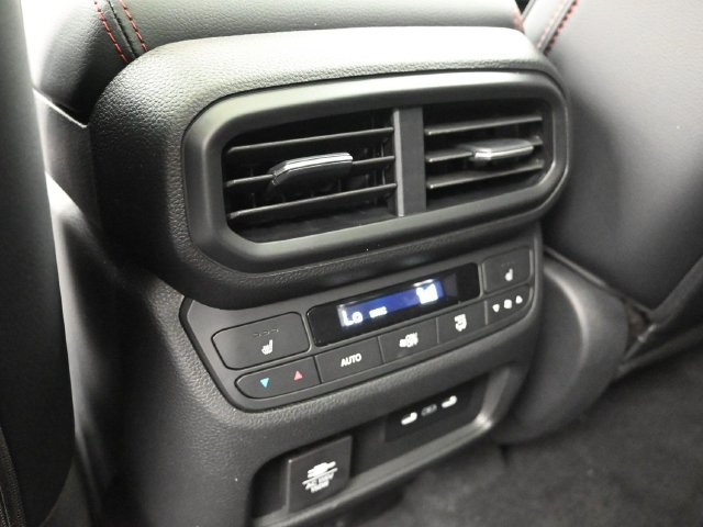 Used 2025 Honda Pilot Black Edition image 33