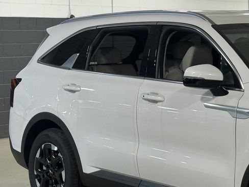 New 2026 Kia Sorento S FWD image 4