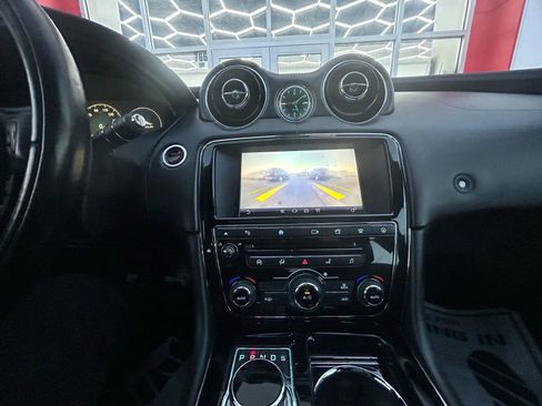 Used 2016 Jaguar XJ L Portfolio image 14