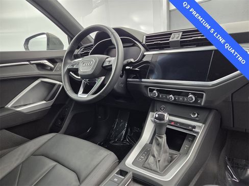 Used 2022 Audi Q3 2.0T Premium w/ Convenience Package image 18