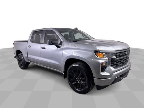 Used 2023 Chevrolet Silverado 1500 Custom image 2