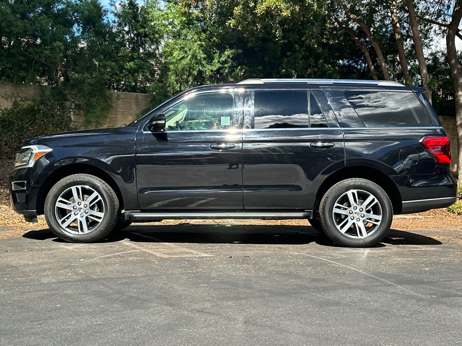 Certified 2024 Ford Expedition Limited AWD/4WD image 5