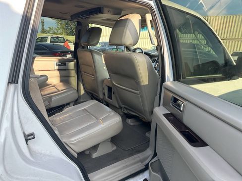 Used 2010 Ford Expedition Limited image 9