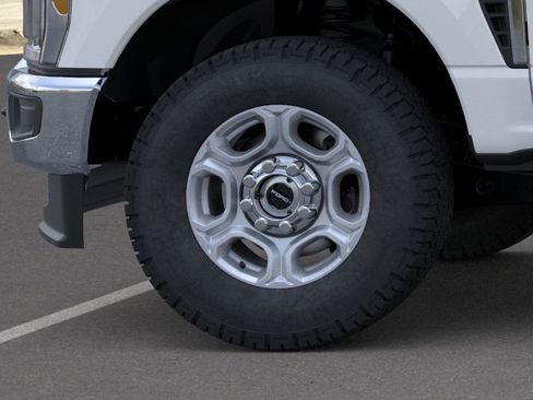 New 2026 Ford F250 XLT w/ FX4 Off-Road Package image 19