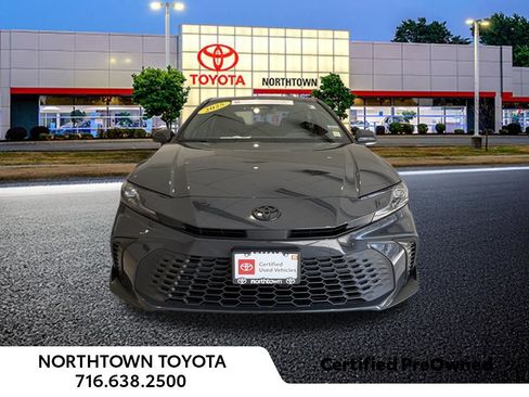 Used 2025 Toyota Camry SE w/ Convenience Package image 5