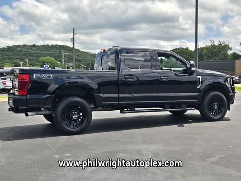 Used 2022 Ford F250 XLT w/ Black Appearance Package AWD/4WD image 3