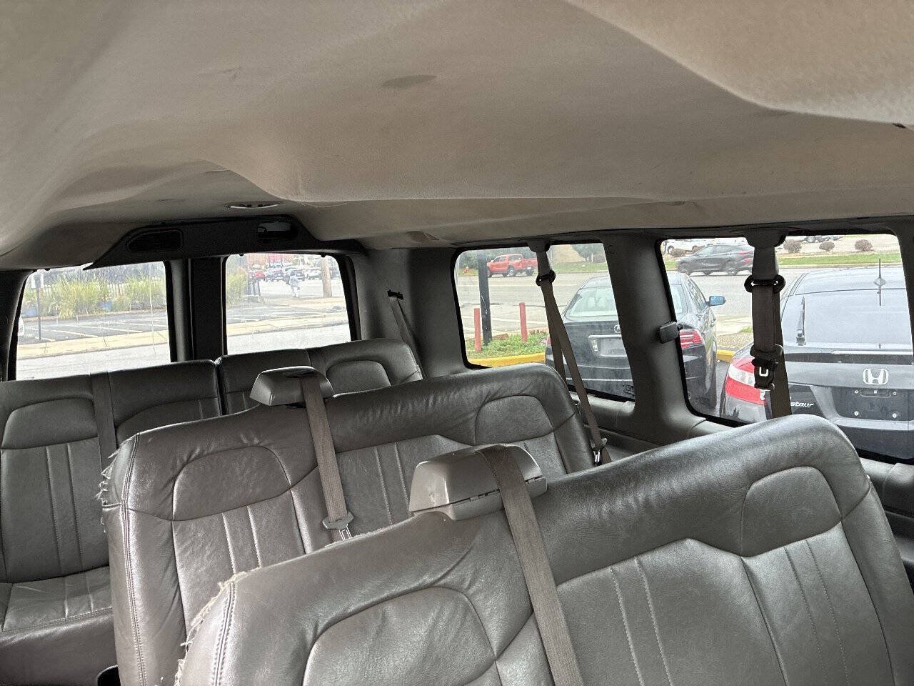 Used 2015 Chevrolet Express 2500 LS RWD image 12