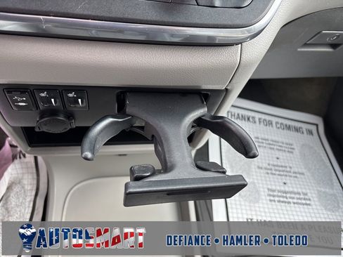 Used 2016 Toyota Sienna L image 31